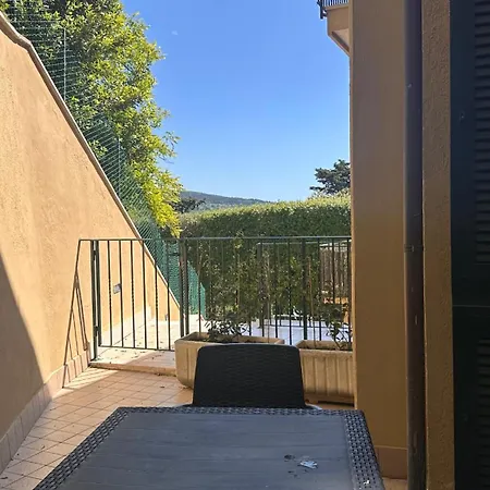 Peonia - Le Grotte And Apartment Camerano